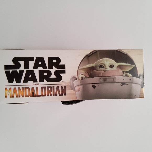 Star Wars Mandalorian Kids LED Watch flashing LCD Watch - Picture 4 of 5